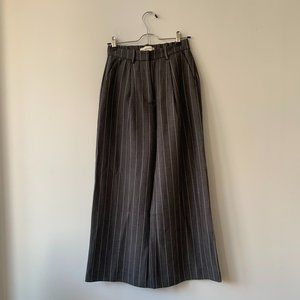 Abercrombie Grey Pinstripe Suit Pants size 0